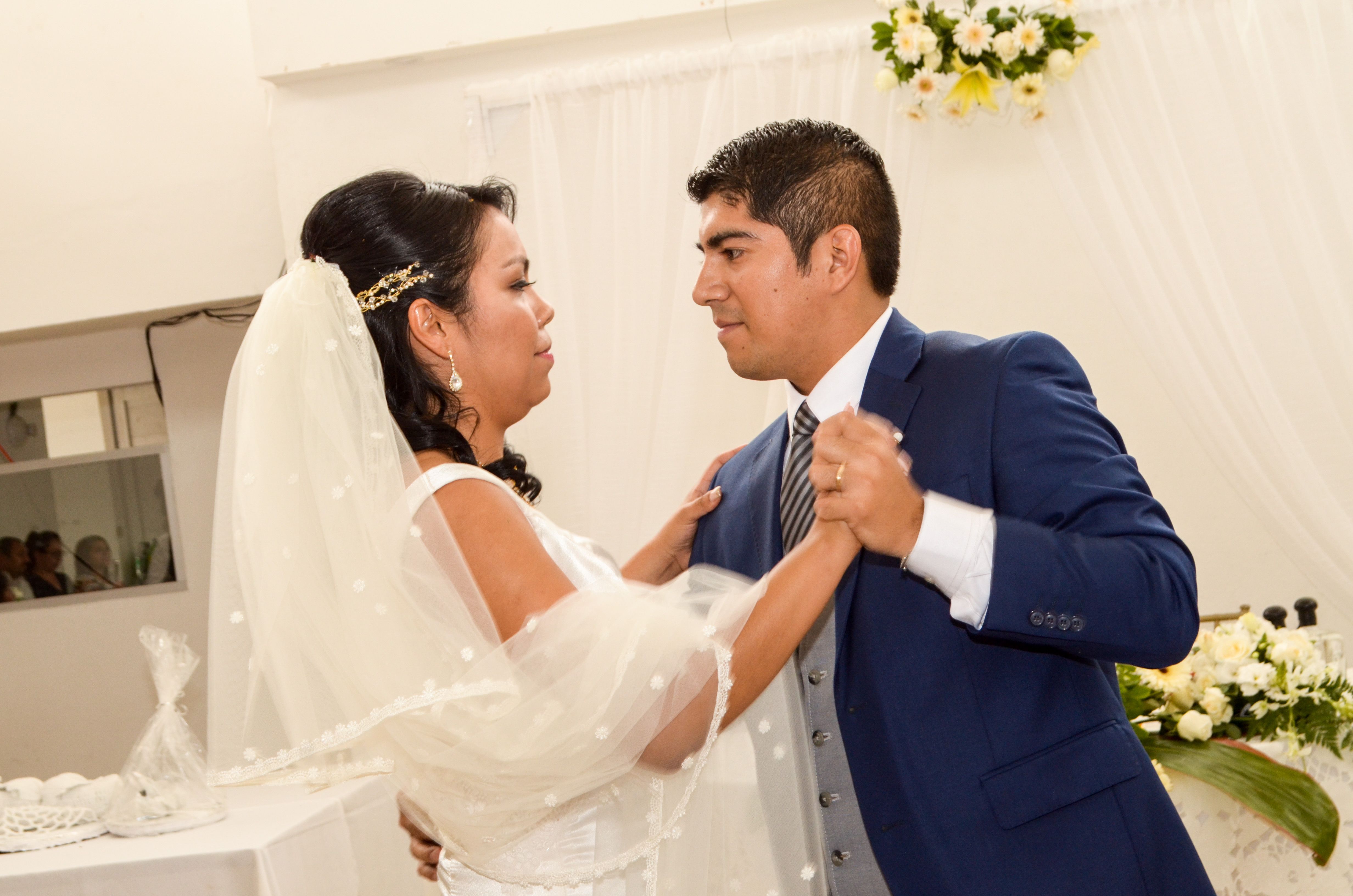Irving Christian Santiago Carrión y Janil Lozano Hernández se unen en matrimonio